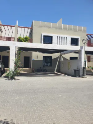 فرصة سكنية مميزة في قلب السيب  منزل أنيق للبيع – ولاية السيب سور آل حديد – مربع م/2  دار الزين