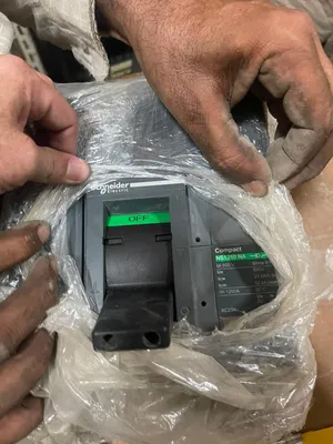 قواطع كهربائية انواع متعددة Circuit Breakers for Sale