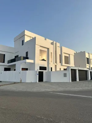 فيلا كورنر بتشطيبات راقية للبيع في المعبيلة السادسة - مباشر و حصري من المالك