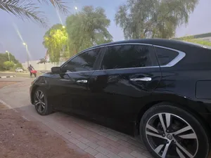 نيسان التيما