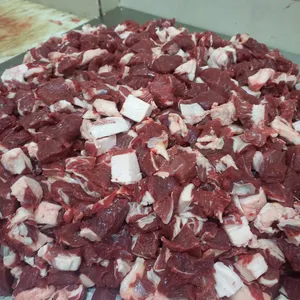 لحم إبل طازج كميات متوفر وجميع منتجات اللحم متوفره برجر ومشاكيك وغيره ... جاهزين لطلبات عيد الاضحى
