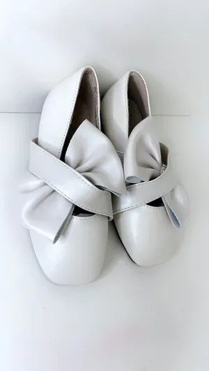 Girls shoes