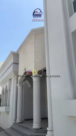للبيع فيلاف الخوض في ارض مستقله موقع جميل
