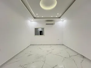غرفتين وصاله اتنين حمام للايجار ب مدينه الرياض بجنوب الشامخه اول ساكن مساحه واسعه قريب من الخدمات