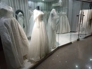محل للبيع بكامل البضاعه مع رخصة تجاريه جديدة