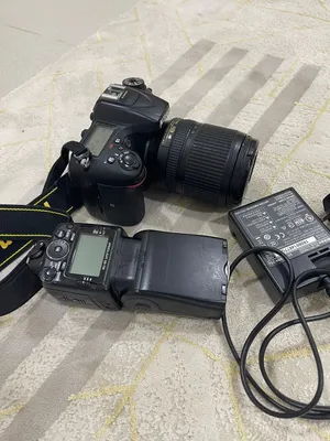للبيع Nikon D7200 احترافية + عدسة 18-140mm VR + فلاش SB-700 + شاحن