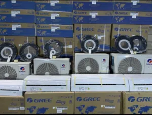 مكيفات الهواء أنفرتر جري 12000btu  بارد وساخن مع التركيب والكفالة ثلاث سنوات.