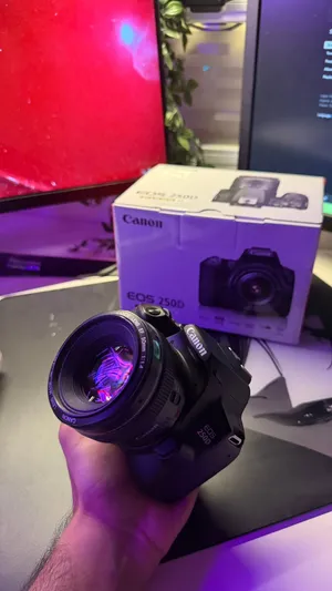 Canon 250D مع عدسة 50mm f1.4