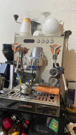 Coffee machine for both cafe and restaurant