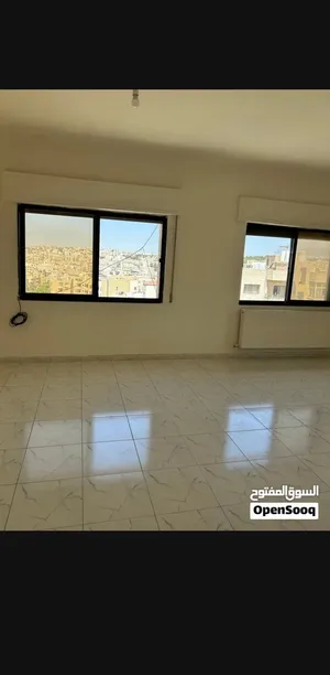 شقه فارغه ضاحية الرشيد