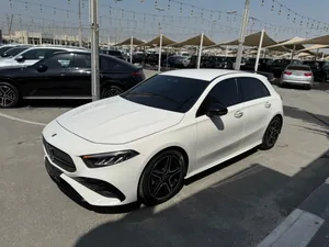 Mercedes A180-2023