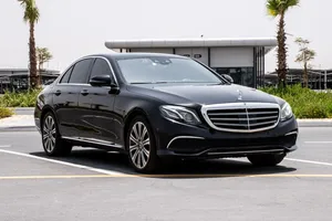 مرسيدس بنز E450 موديل 2020 أعلى فئة، وارد كوري بمواصفات VIP ونظافة تامة!