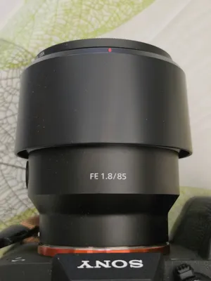 عدسه سوني 85mm فتحه العدسه 1.8f فل فريم للبيع