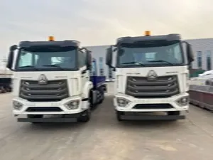 2 شاحنات sinotruck مع كرين 10 طن