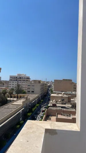 مبني للأيجار واجهه اماميه وخلفية