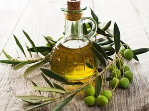 السلام عليكم خوتي ،عندي زيت زيتون للبيع بسعر كويس