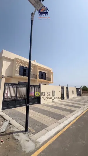 للبيع توين فيلا راقية في ابو نخيل موقع مميز ثواني. فقط من الشارع العام
