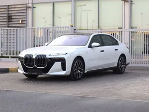 BMW 735i M Sport 2023 Gcc original paint Accident free done only 69000 km  Agency warranty & service