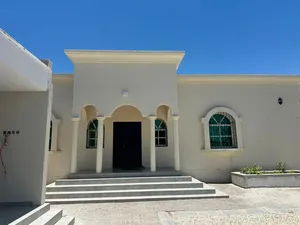مطلـــــــــــ وب مبنى تجاري مؤجر ف مسقط..صوب الغبره الخوير او اي مكان يكون ضخم مره