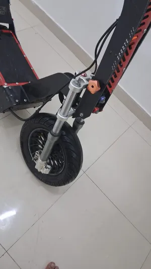 اسكوتر غواصة 2025