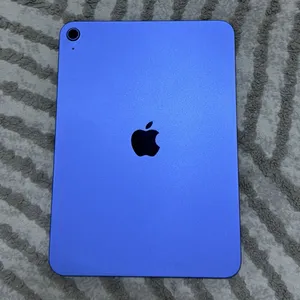 Apple iPad 128 GB in Ajman
