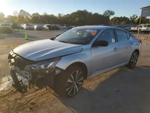 Altima SR 2021 التيما بالحادث