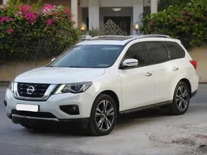 NISSAN PATHFINDER 2018