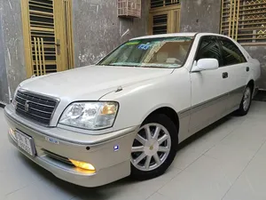 Used Toyota Crown in Basra