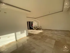 شقة * فارغة * للايجار * لم تسكن  * 3 نوم * 200م * خلدا