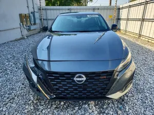 Nissan Altima SR 2025