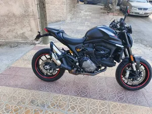 Ducati monster 937 ممكن البدل بسياره أو التقسيط عن طريق البنك