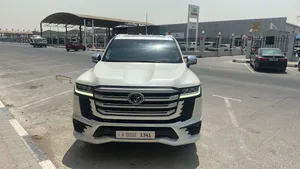 تويوتا لاند كروزر VXR 2025