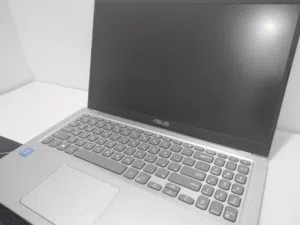 لابتوب استخدام بسيط جدا جدا