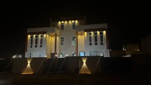 فيلا جديدة مفروشة كليًّا للإيجار الشهري في صلالة / بين عوقد وإتين تم خفض السعر