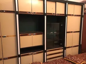 مكتبة بحالة ممتازة
