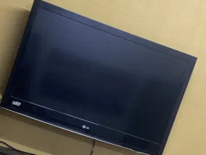 تلفزيون LG 42 بوصة موديل 42LD420، شغال بالكامل، مع الريموت، السعر 25 دينار قابل للتفاوض