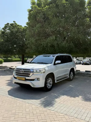 لاندكروزر GXR 2016 وكالة بهوان المالك الاول بحالة وصبغ وسيرفس الوكالة