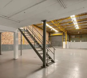 Office & 2,000 SQFT Warehouse for Rent in Mezzanine Floor – Ajman Industrial Area 2