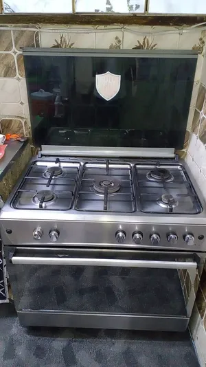 ثلاجه وغاز مستعملات بحاله جيدة 250 دينار