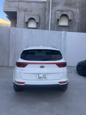 كيا سبورت موديل 2018 ماشية 41,000 ميل فقط بدون حوادث يوجد بها خربوش سابقة بسيطة جدا ومسجلة حديثا