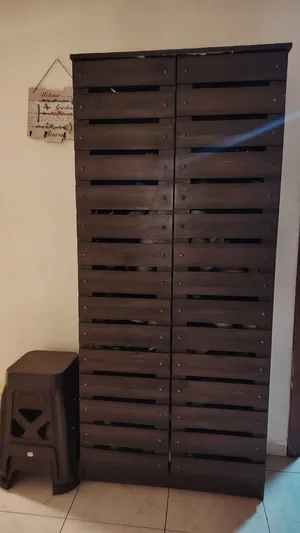 طقم 3 طاولات بني  + طقم 4 طاولات أسود + جزامة للأحذية جميعها 500 درهم