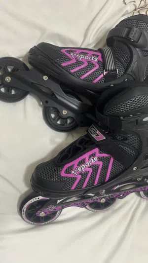 حذا سكيت غير مستعمل ل النساء و الرجال  Skating shoes for both male and female non use
