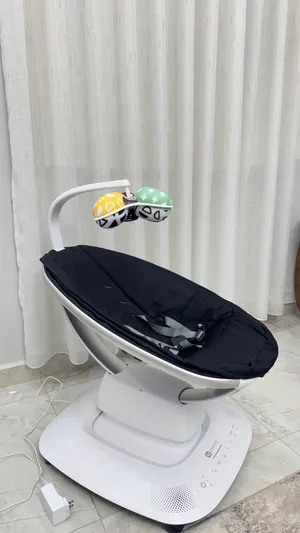 هزاز أطفال  4moms