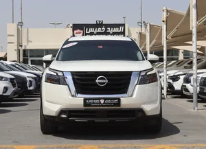 NISSAN PATHFINDER 2023 - GCC - 4WD - ACCIDENTS FREE - 7STR - PERFECT CONDITION INSIDE OUT
