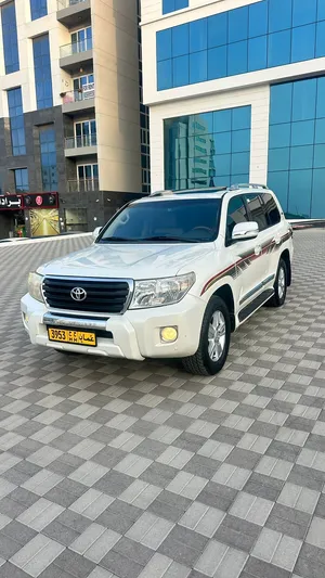 Used Toyota Land Cruiser in Muscat