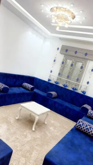 شقه للبيع  فنيسيا مخطط الموده وجهه ع شارع بدخل شهري 4000 لف  سعر بيع فرصه