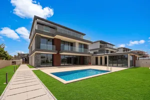 Free Hold Six Bedrooms Villa