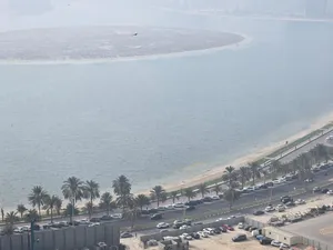 غرفه وصاله اطلاله مفتوحه تكييف مجاني بركن جم مسبح علي مخرج دبي السعر 41k