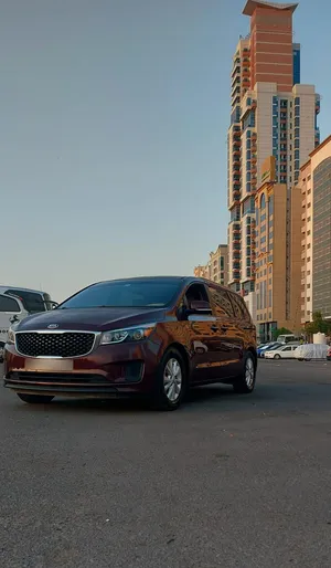 Used Kia Sedona in Dubai