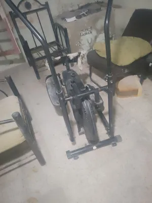 للبدل ع معدات فنون قتاليه
